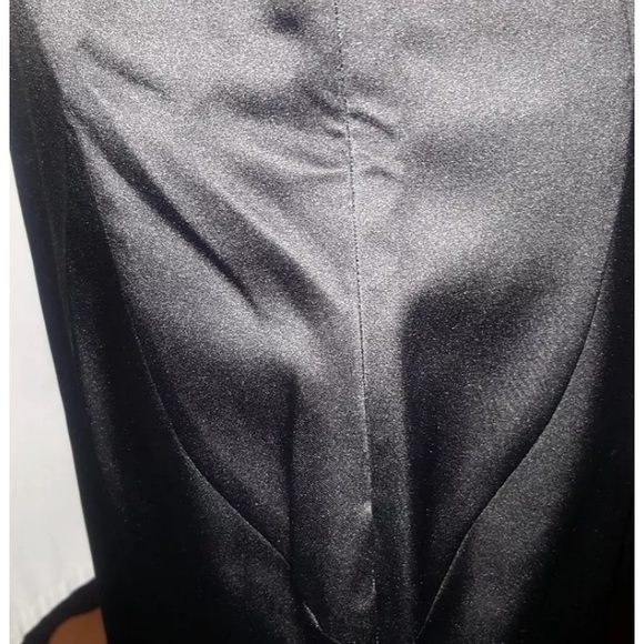 Women’s Satin Silk Formal Dress. - Picture 8 of 8